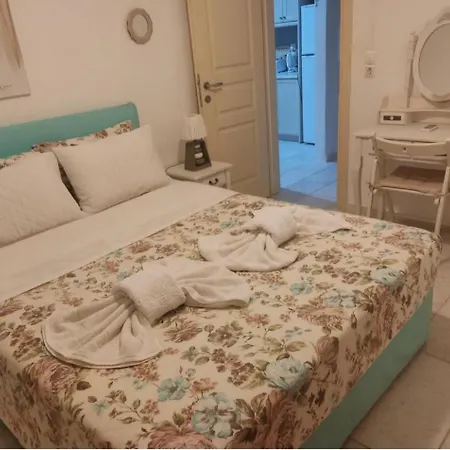 Theros Casa Logaras Apartmán Piso Livadi