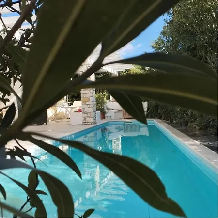 Theros Casa Logaras Piso Livadi