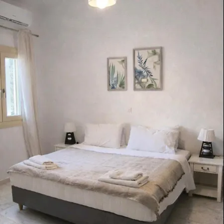 Theros Casa Logaras Piso Livadi